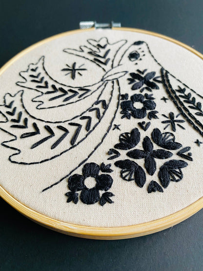 Folk Caribou Embroidery PDF Download - English and French