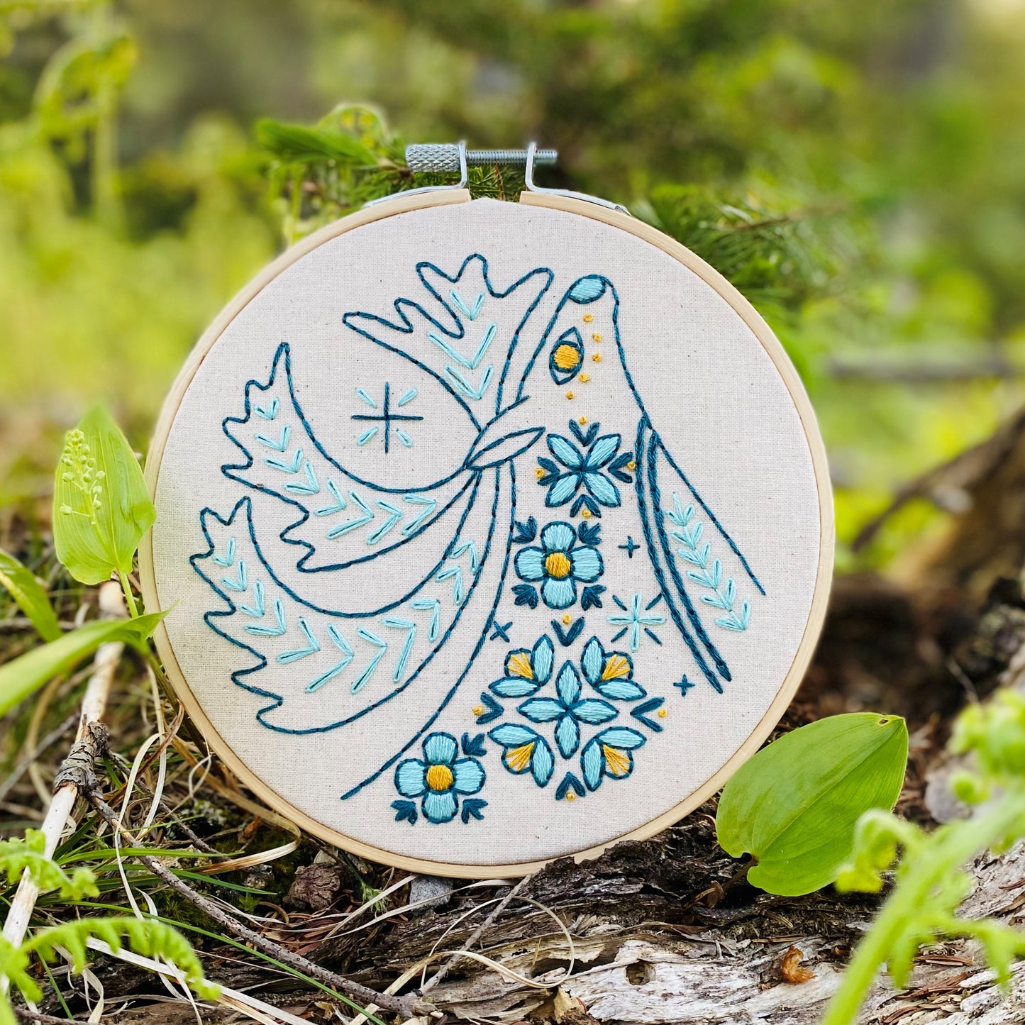 Folk Caribou Complete Embroidery Kit - Colour